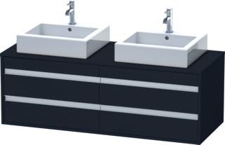 DURAVIT KETHO CONSOLE WASTAFELMEUBEL 1400X550 MM KLEUR FRONT: EIKEN ZWART MAT KLEUR CORPUS: EIKEN ZWART MAT KLEUR GREEP: ZILVER HOOGGLANS AANTAL SCHUIFLADES: 4 AANTAL UITSPARINGEN: 2 SIFONUITSPARING 